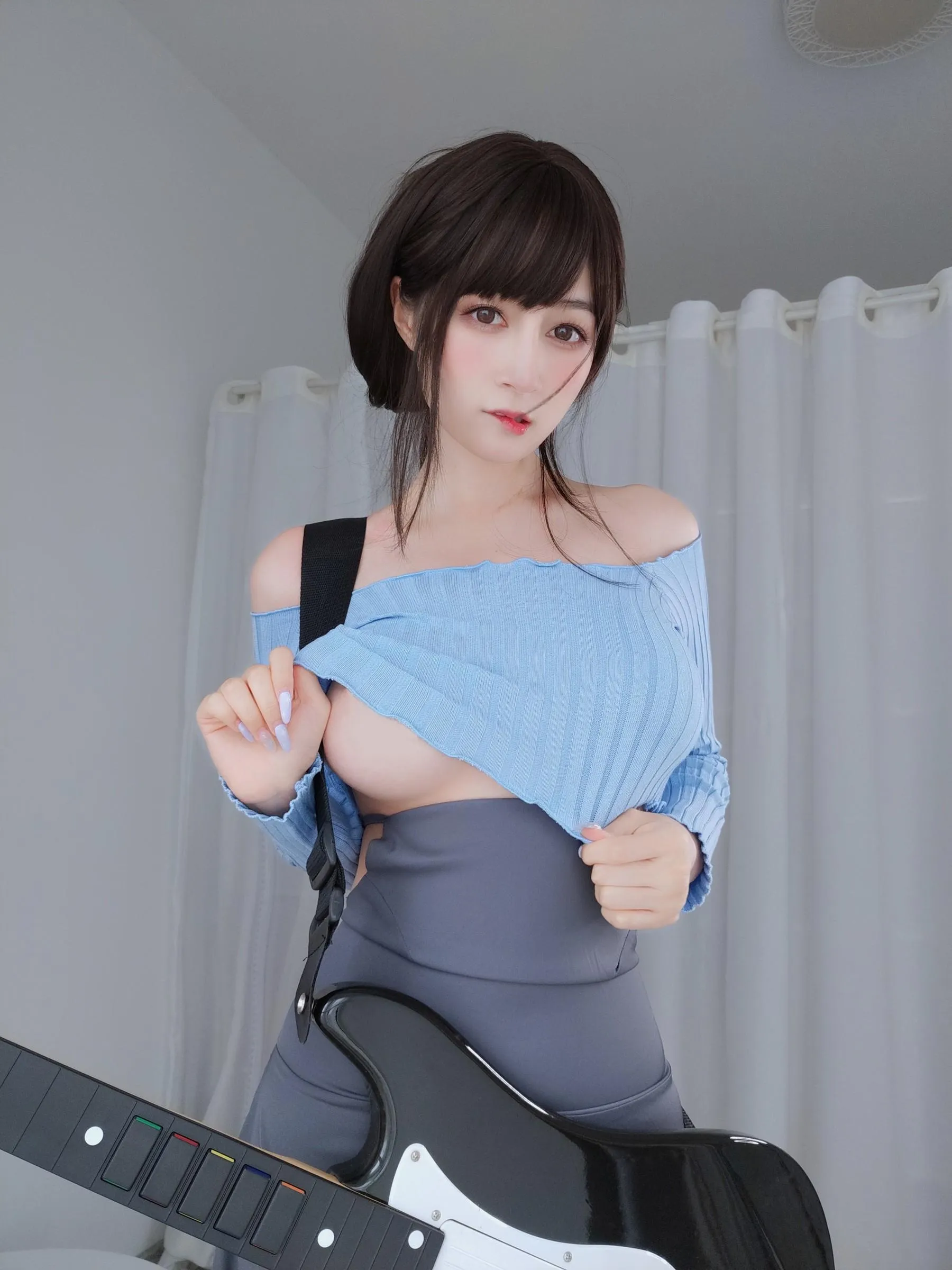 白银81 – 自撮 Vol.59 吉他妹妹 [166P]插图3